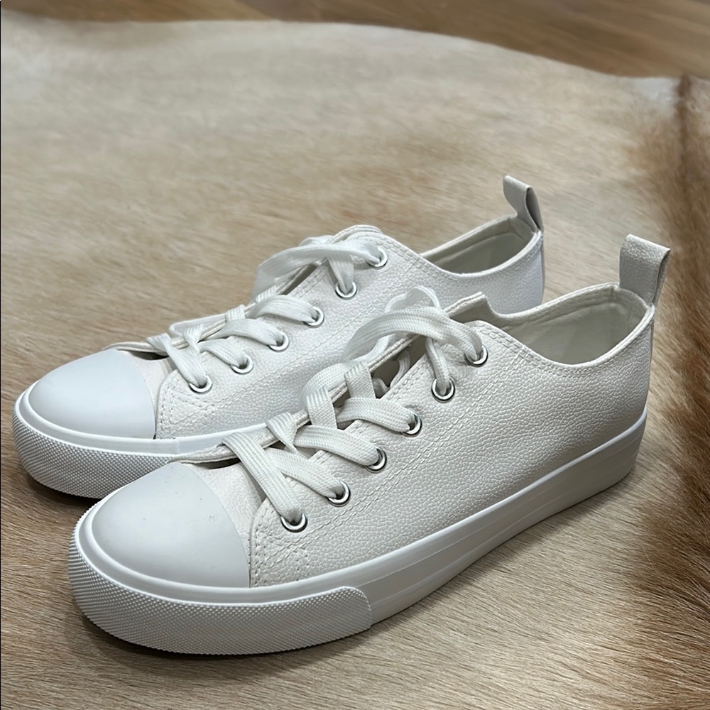 White Casual Women's Sneakers